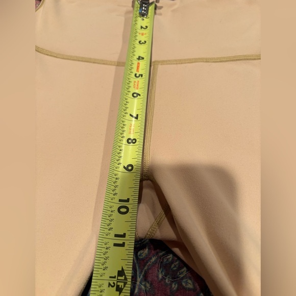 Fabletics PowerHold® Leggings cream/tan - Picture 7 of 9